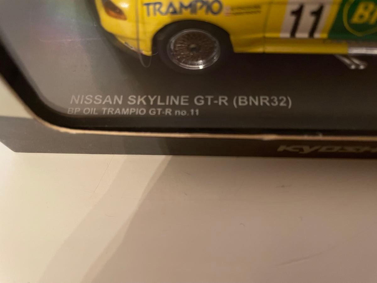 03225E 京商 NISSAN SKYLINE GT-R （BNR32）BP OIL TRAMPIO GT-R no.11 