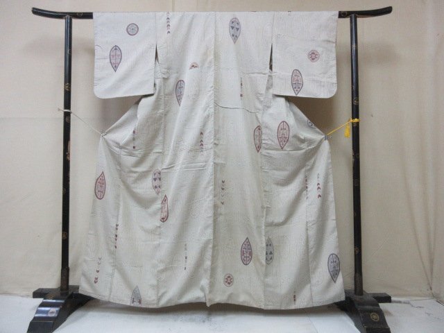 1円 中古 正絹 着物 本場大島紬 マルキ 白 オリエンタル草花 高級 袷 身丈150cm 裄62cm【夢職】★★_画像1