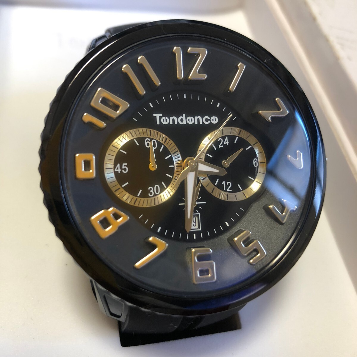 Tendence テンデンス　GULLIVER ガリバー　02046011AA ブラック　ゴールド　ラバー　ベルト　クロノグラフ　カレンダー　腕時計_画像1