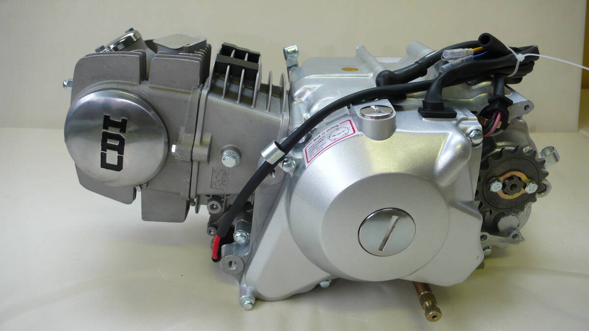 新品未使用 125cc遠心クラッチエンジン 下置きセル式 カブ モンキー ゴリラDAX シャリー ATV 修理交換用１２V 附属品ありの画像2