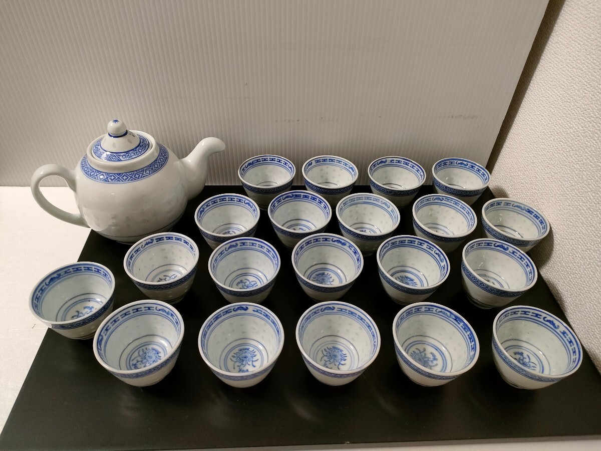 中国景徳鎮　中国茶　中國　茶器　急須 ×1　茶碗 ×20客　煎茶道具　ホタル 蛍焼 蛍透かし　青花　中国美術　/ 茶碗 口径6 cm、高さ4.6 cm_画像1