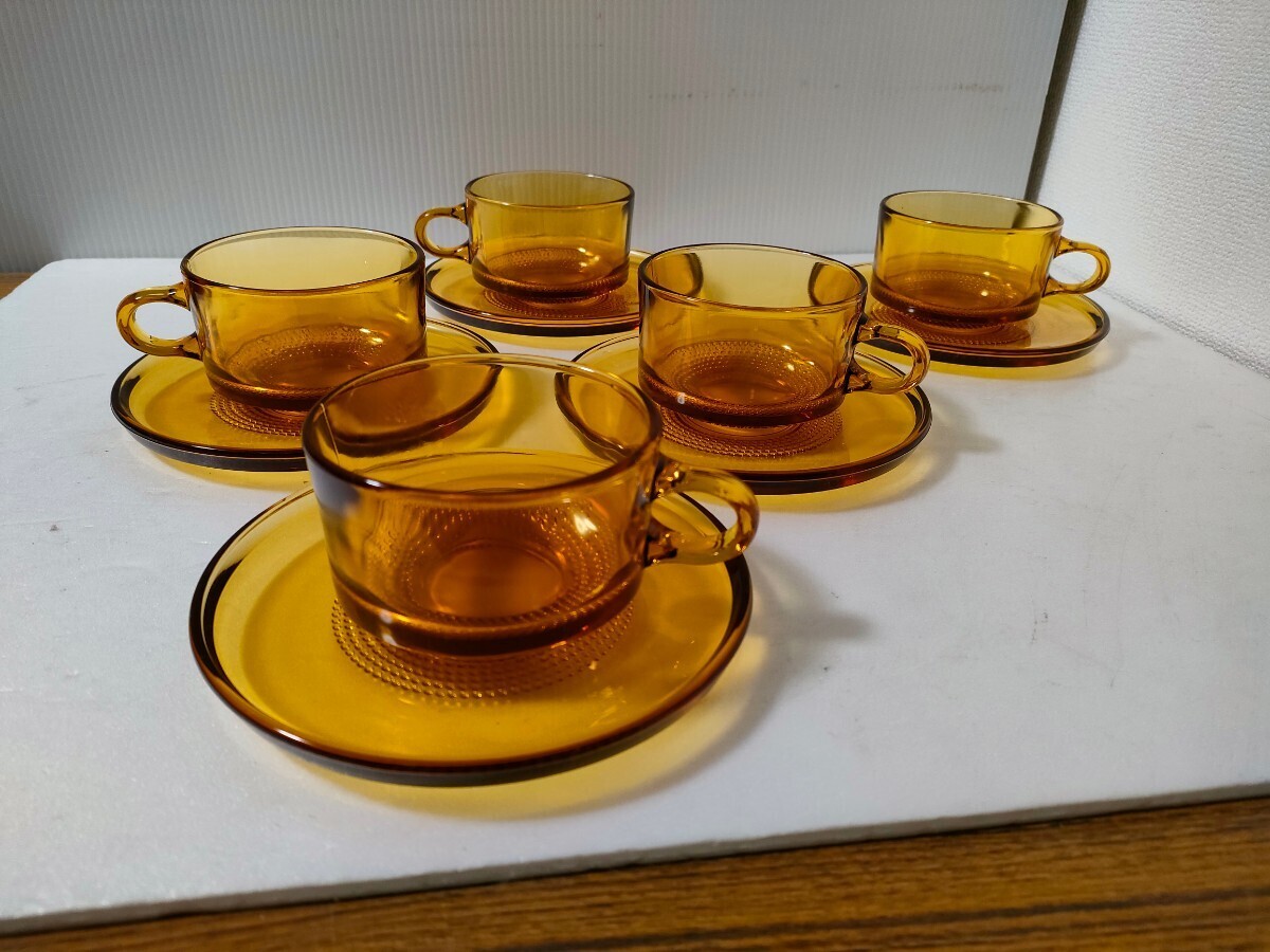 昭和レトロ アンバー 硝子 琥珀 べっこう 飴色 カメイガラス カップ&ソーサー 5客 ガラス製 デザートカップにも 喫茶 茶器 インテリアの画像1