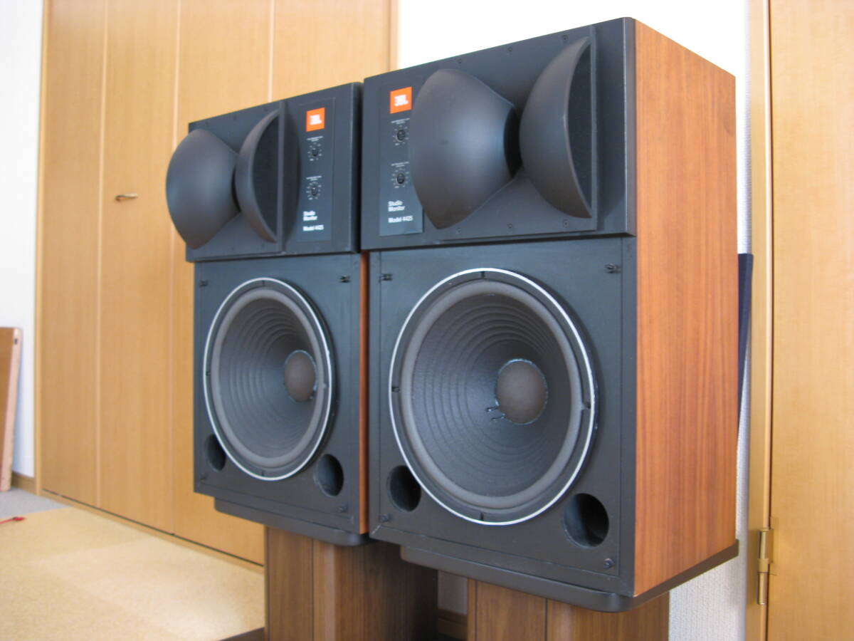 JBL 4425【コード01-10528】ブックシェルフスピーカー2つ 吐き出し JBL 4425【コード01-10528】ブックシェルフスピーカー2つ 吐き出し