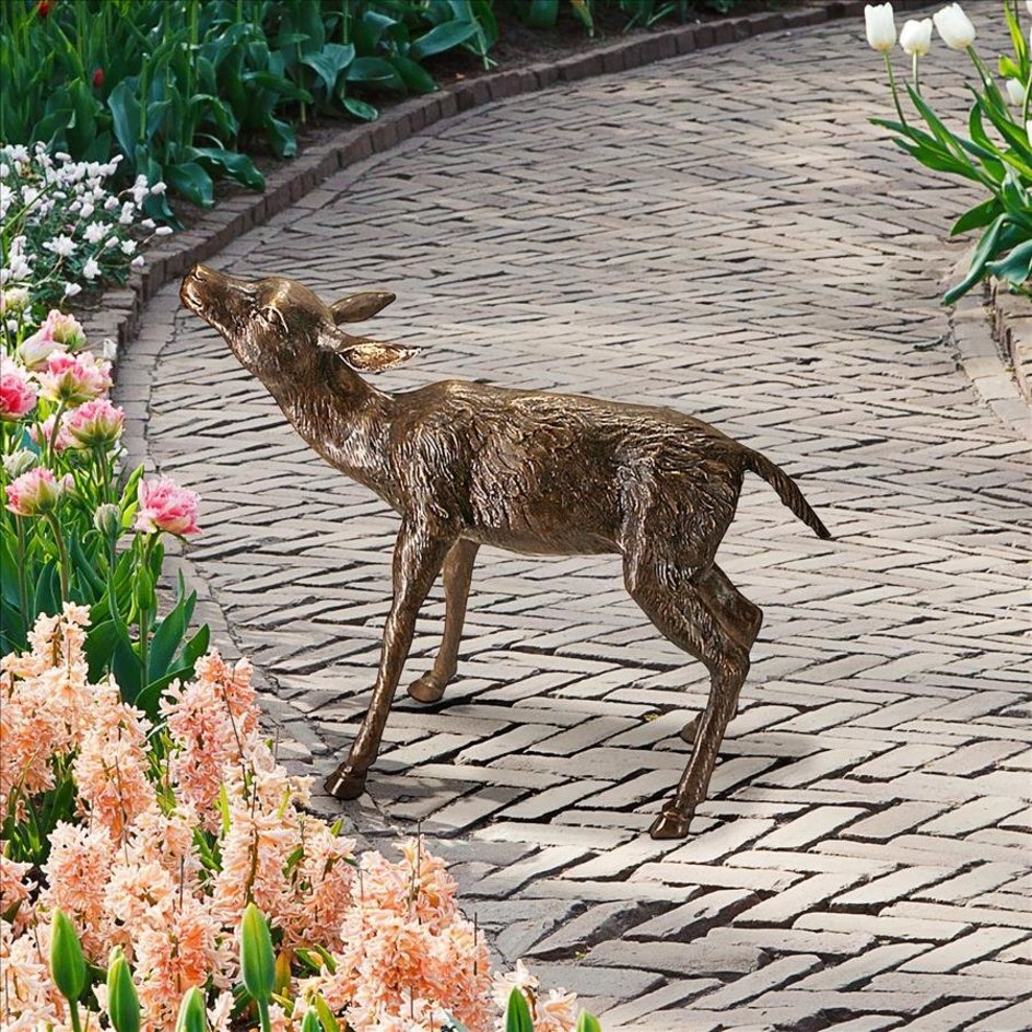 立っている子鹿 ブロンズ製庭園像 アウトドア対応屋外動物像エクステリアオーナメント飾り庭園彫刻ブロンズ彫刻芝生花壇ガーデン置物_画像1