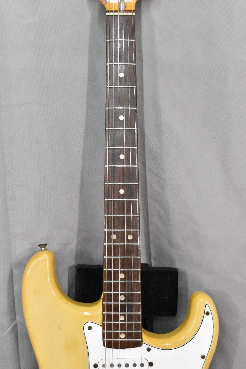 ◇p1262 中古品 Fender フェンダー エレキギター STRATOCASTER #S768033の画像3
