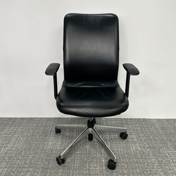 Kokuyo Kokuyo ■ Стол -кресло офисное кресло ■ agata/s agata/s ■ Подличная кожа ■ С подлокотниками