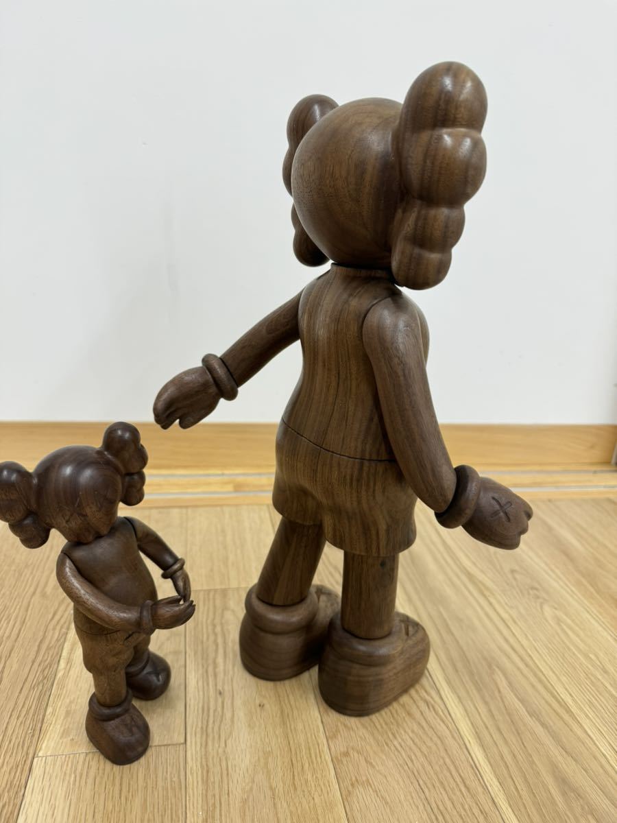 KAWS Good Intentions Wood Sculpture _画像4