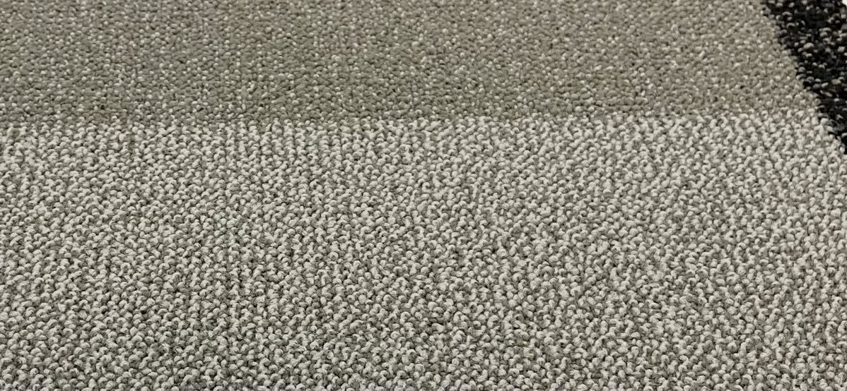 新品.未使用の高級なタイルカーペット　　　　　　　　(日本製) 50×50 51枚　カッコいい柄物 5〜6㍉　100円スタート！maronD3-17_画像9