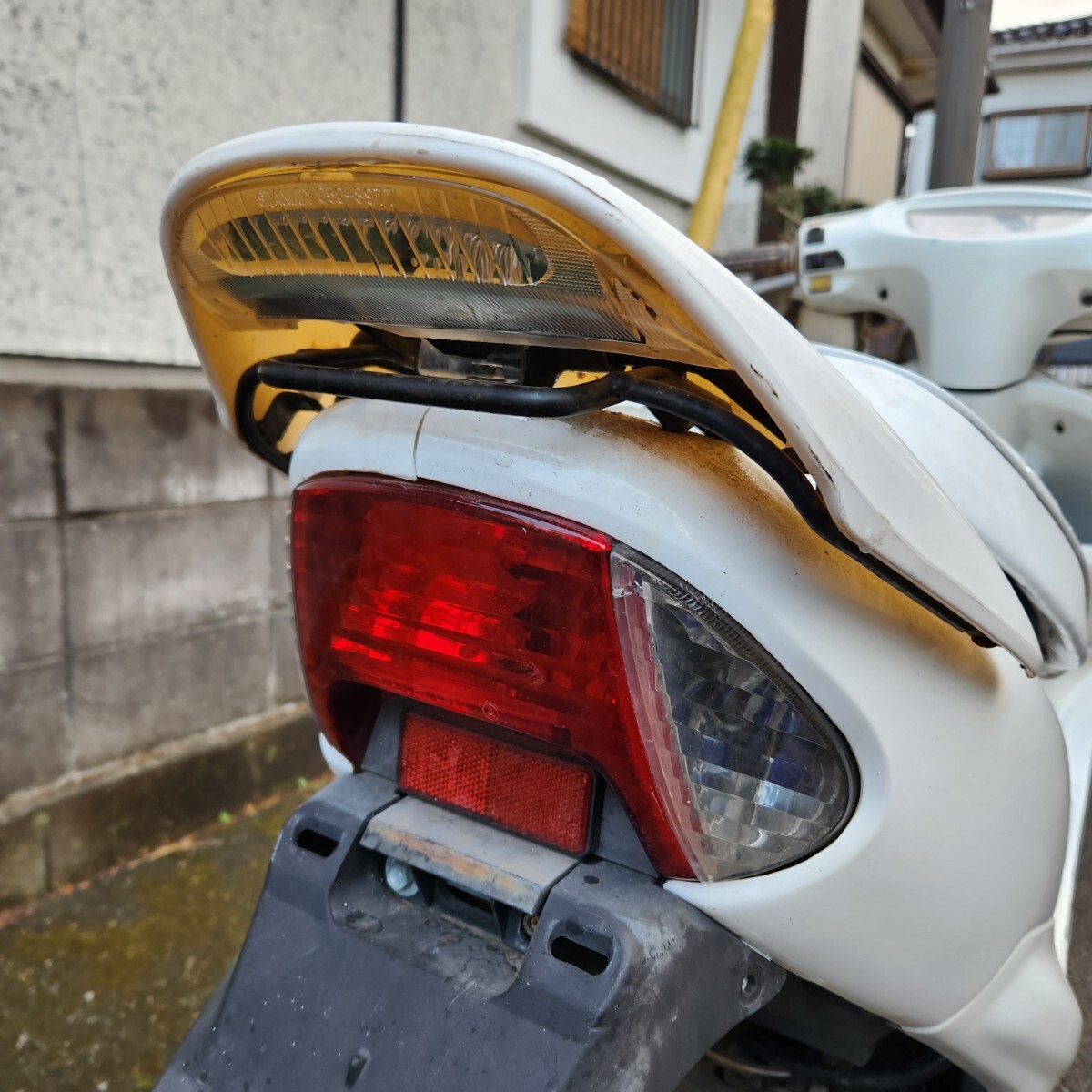 ホンダ ライブディオZX ホワイト エナメルシート 千葉県流山市 ホンダ ライブディオZX ホワイト エナメルシート 千葉県流山市