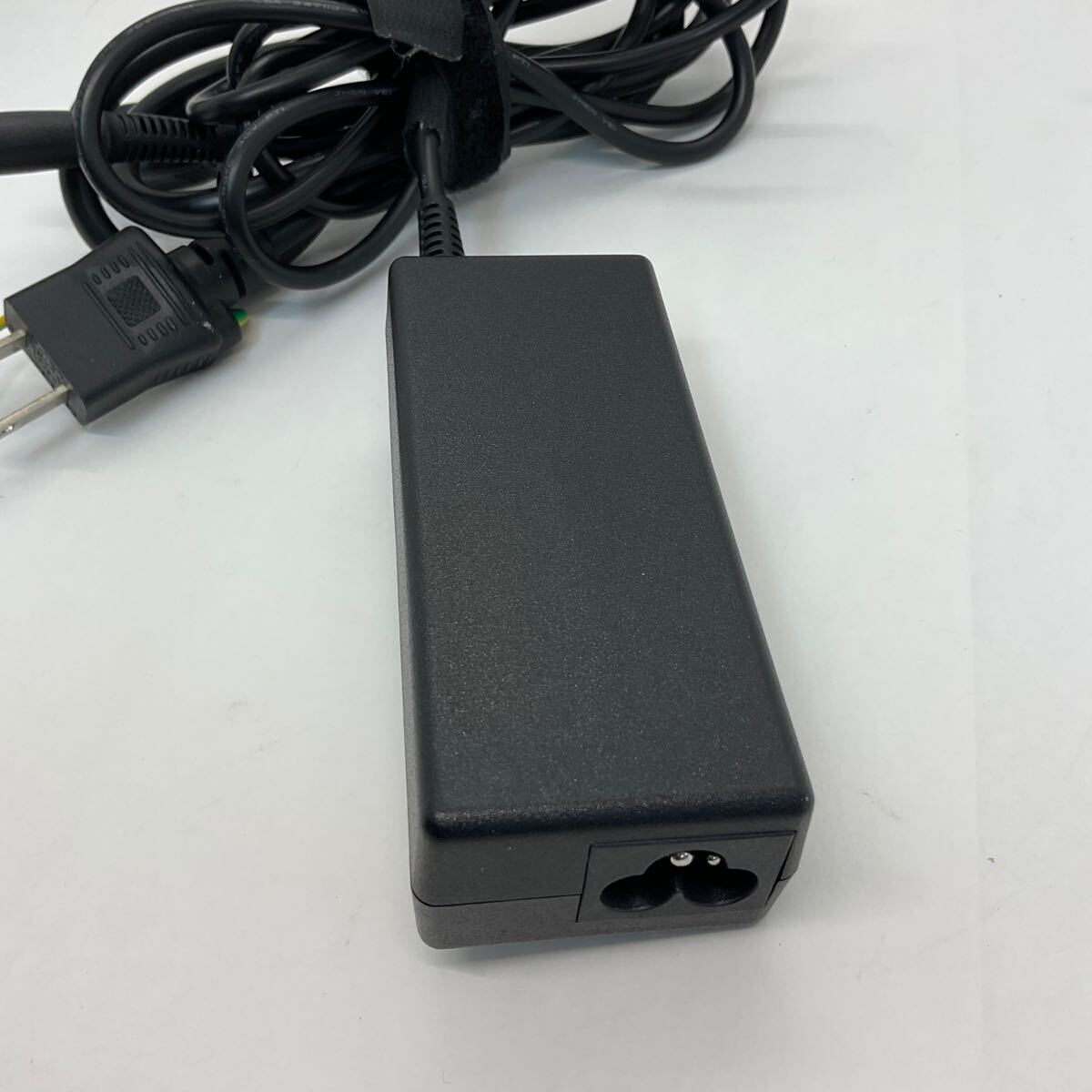 *(D473) hp AC adapter PPP009C 19.5V 3.33A 65W outer diameter 7.4 inside diameter 5 used 