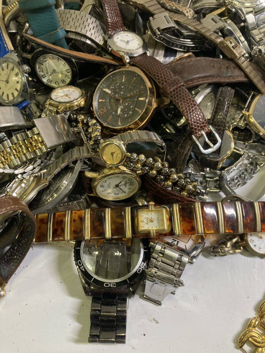 大量 腕時計 おまとめ 重さ約4.5㎏ ジャンク扱 メンズ レディース SEIKO CITIZEN など いろいろ_画像4