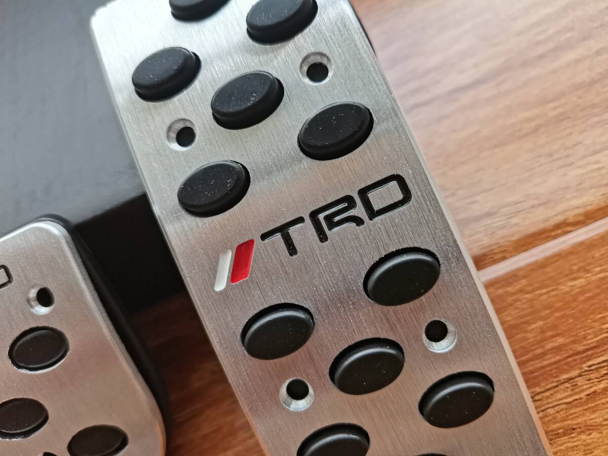 200系 TRD ハイエース 高品質 アルミペダル AT車 MT車 兼用 トヨタ 車用 アクセル ブレーキ クラッチ フットレスト オートマ HIACE_画像4