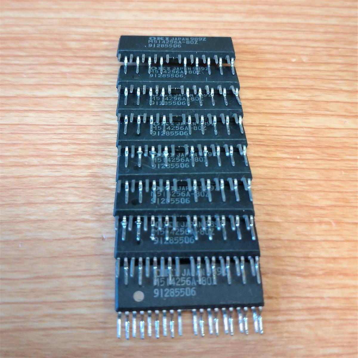 OKI 沖 256K WORDS × 4bit CMOS DRAM M514256A-80Z (MSM514256A-80Z) 8個セット 同一ロット 中古の画像3