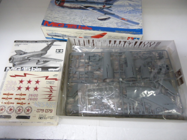 タミヤ 1/48 シルバーフィニッシュ MiG 15 bis 未組立（箱一部破損）_画像2