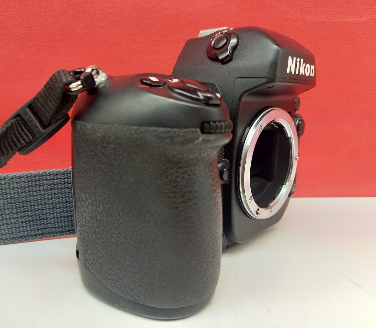 ■ Nikon F100 フィルム一眼レフカメラ ボディ 動作確認済 シャッターOK ニコン_画像4