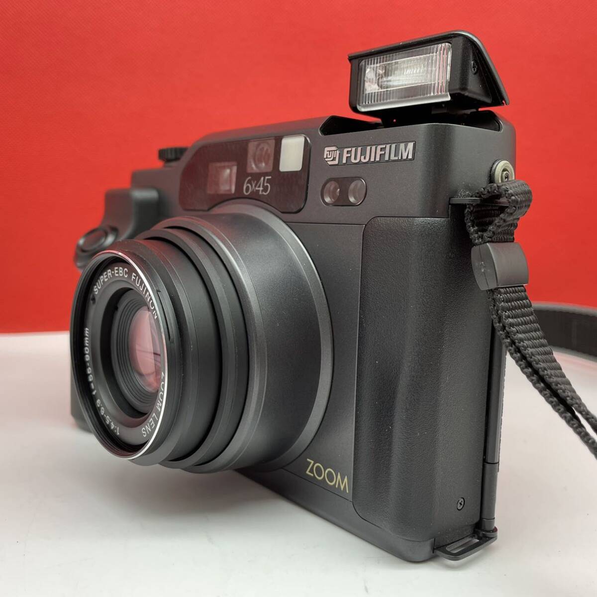 □ FUJIFILM GA645Zi Professional 中判フィルムカメラ SUPER-EBC FUJINON F4.5-6.9 55-90mm シャッター、フラッシュOK 富士フイルムの画像4