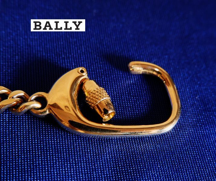 BALLY　バリー　ゴールドバッグ型タグ　キーホルダー　ねじロック式留め金キーリング　10㌢袋入り　美品_画像5