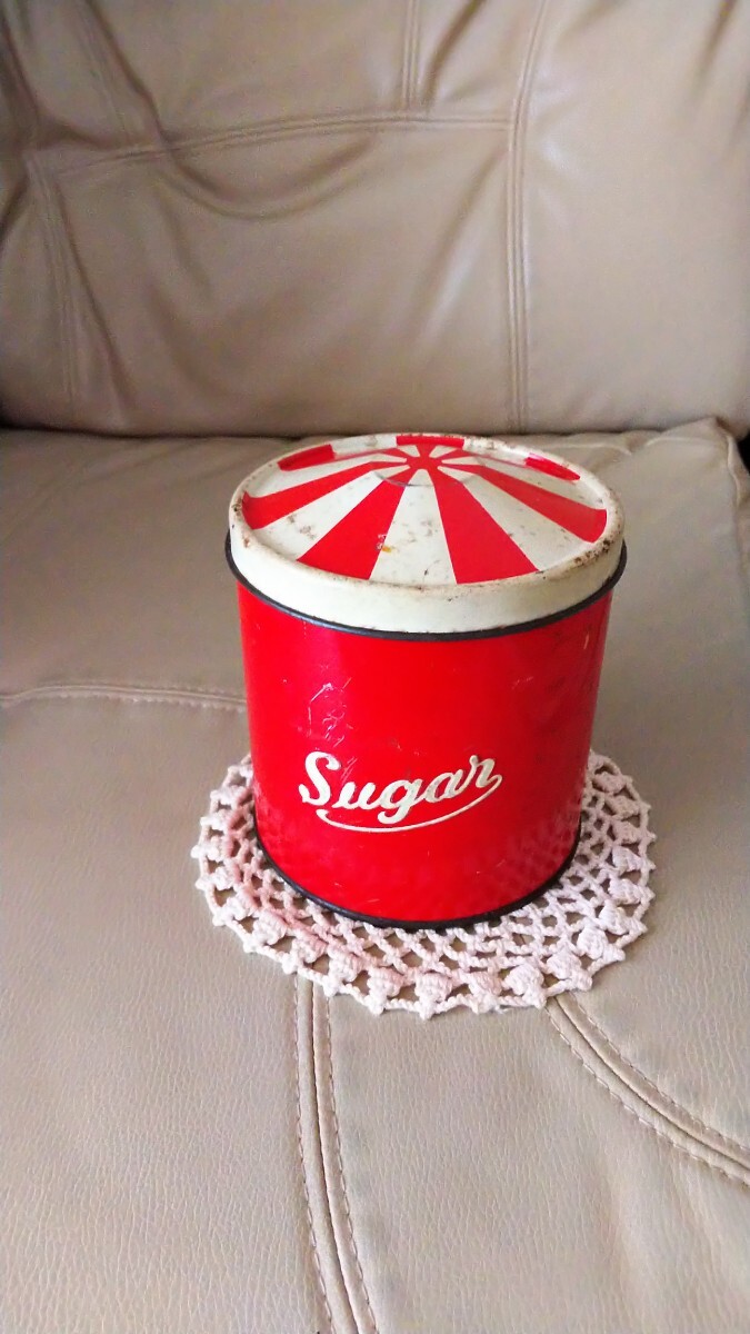 子供の日 レア 英 アンティーク 1940年 Sugar Regency TIN サーカス テント カルーセル 赤 缶 刻印 骨董 カフェ ビスク 人形 レース レトロ_画像4