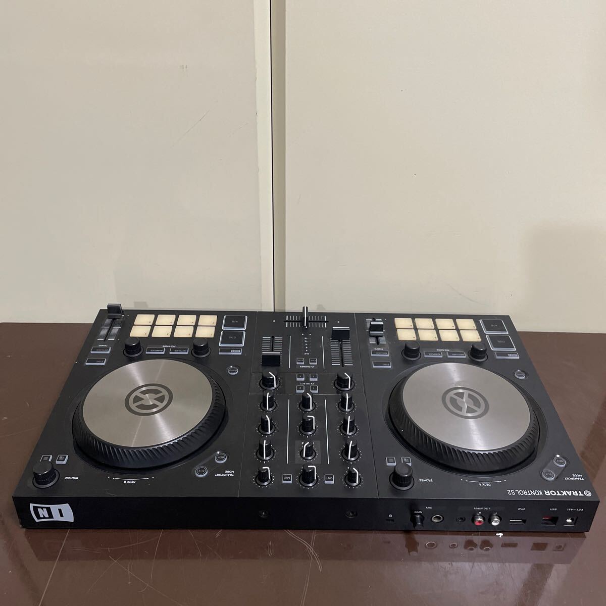 TRAKTOR Traktor Kontrol S2 MK3 DJ controller 