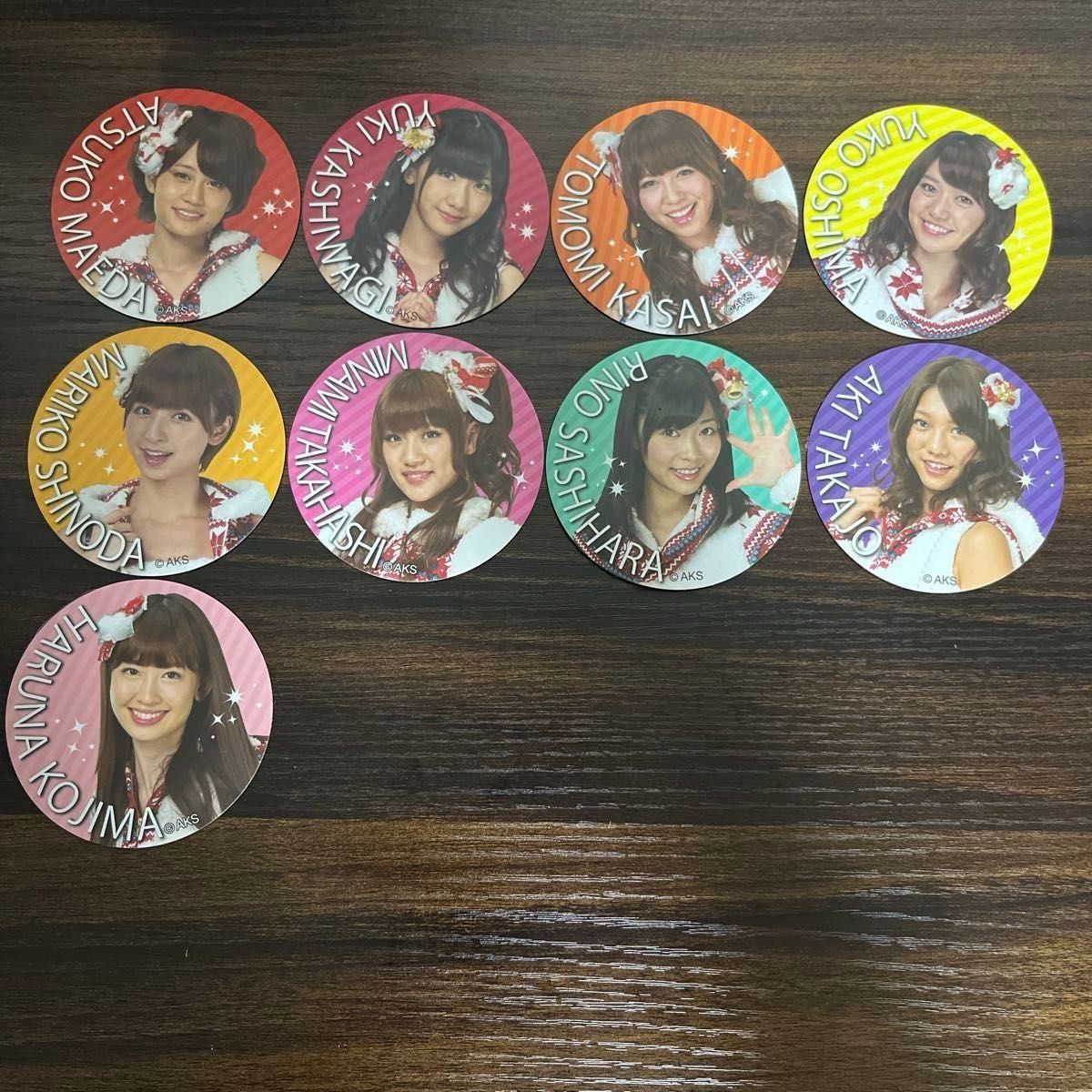 AKB48板野友美の紙袋+セブンイレブン限定ボールペンとふせん2枚とクリスマスSP CD+一番くじクリスマス時計&マグネット
