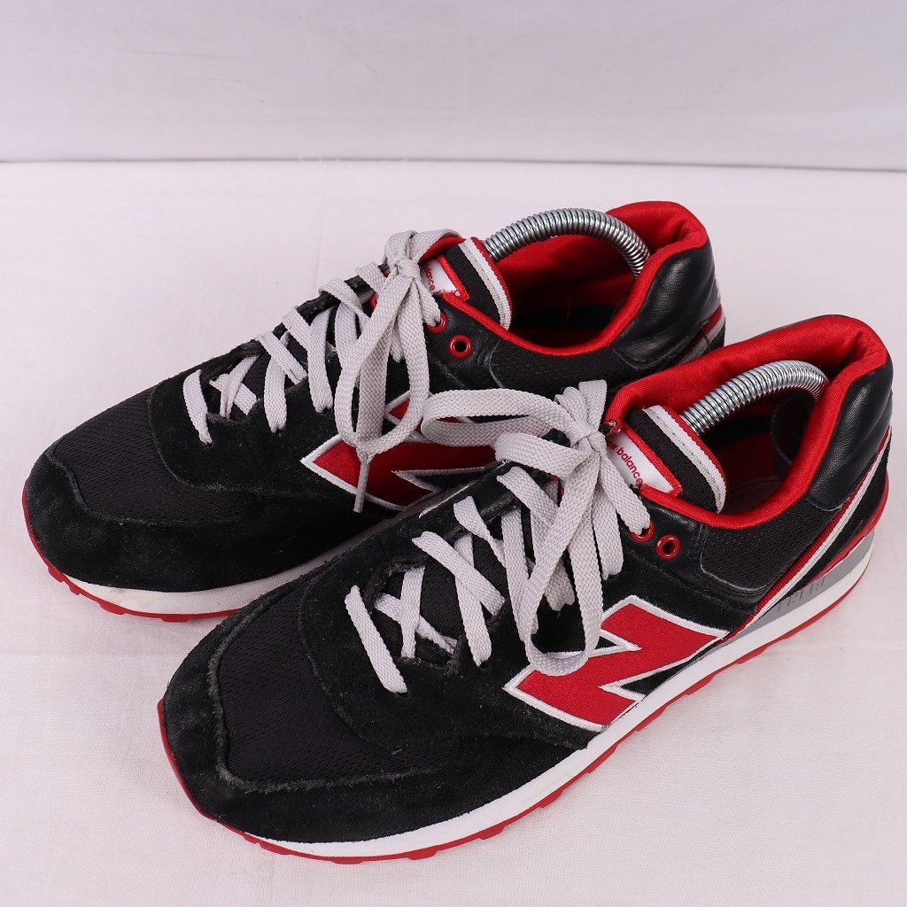 574 ニューバランス 26.0cm/new balance 黒 ブラック 赤 レッド 灰 グレー 白 ホワイト 中古 古着 メンズ スニーカー yy2910の画像1