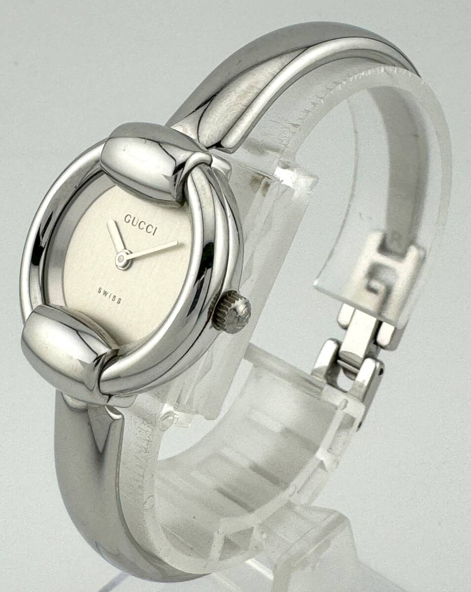 【グッチ 1円～】 ◎GUCCI◎ 1400L シルバー バングル 腕時計 クォーツ 稼働 レディース E8079の画像1