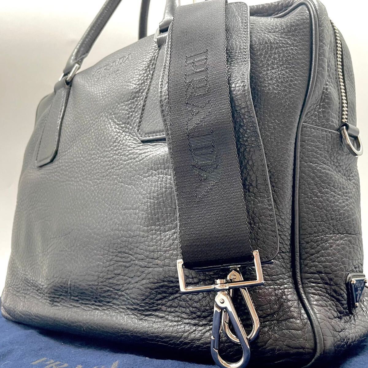 【定価30万以上 極美品】PRADA プラダ ビジネスバッグ ブリーフケース メンズ 三角ロゴ シュリンクレザー 本革 A4◎ ロゴ ブラック 黒_画像1