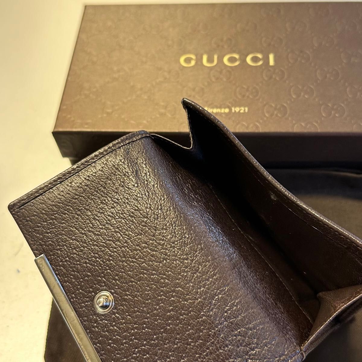 新品同様！ グッチ GUCCI 財布 二つ折り　折り財布　GGキャンバス