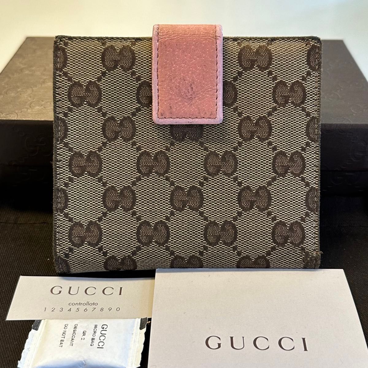 未使用に近い！ グッチ GUCCI 財布 二つ折り　折り財布 GGキャンバス