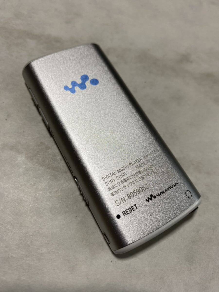 【送料無料】ソニー デジタルウォークマン NW-E052♪シルバー 2GB SONYWALKMAN♪即決ポータブルオーディオプレーヤーdigital media player_画像3