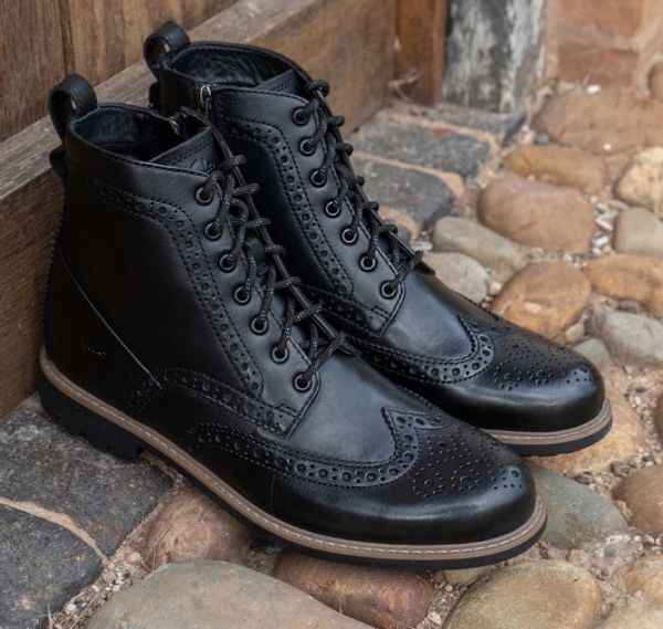 Clarks ブラック ブーツ ヒール レザー ジッパー スニーカー 送料無料 CLARKS 28cm レースアップ ウイングチップ ブーツ