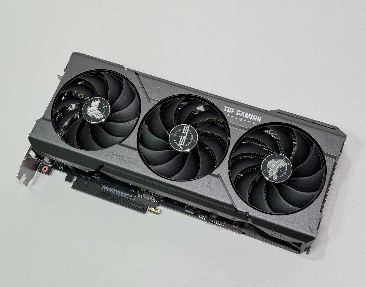 ASUS TUF RTX4070 O12G GAMING RTX4070 TUF GAMING GeForce 動作20時間程度_画像2