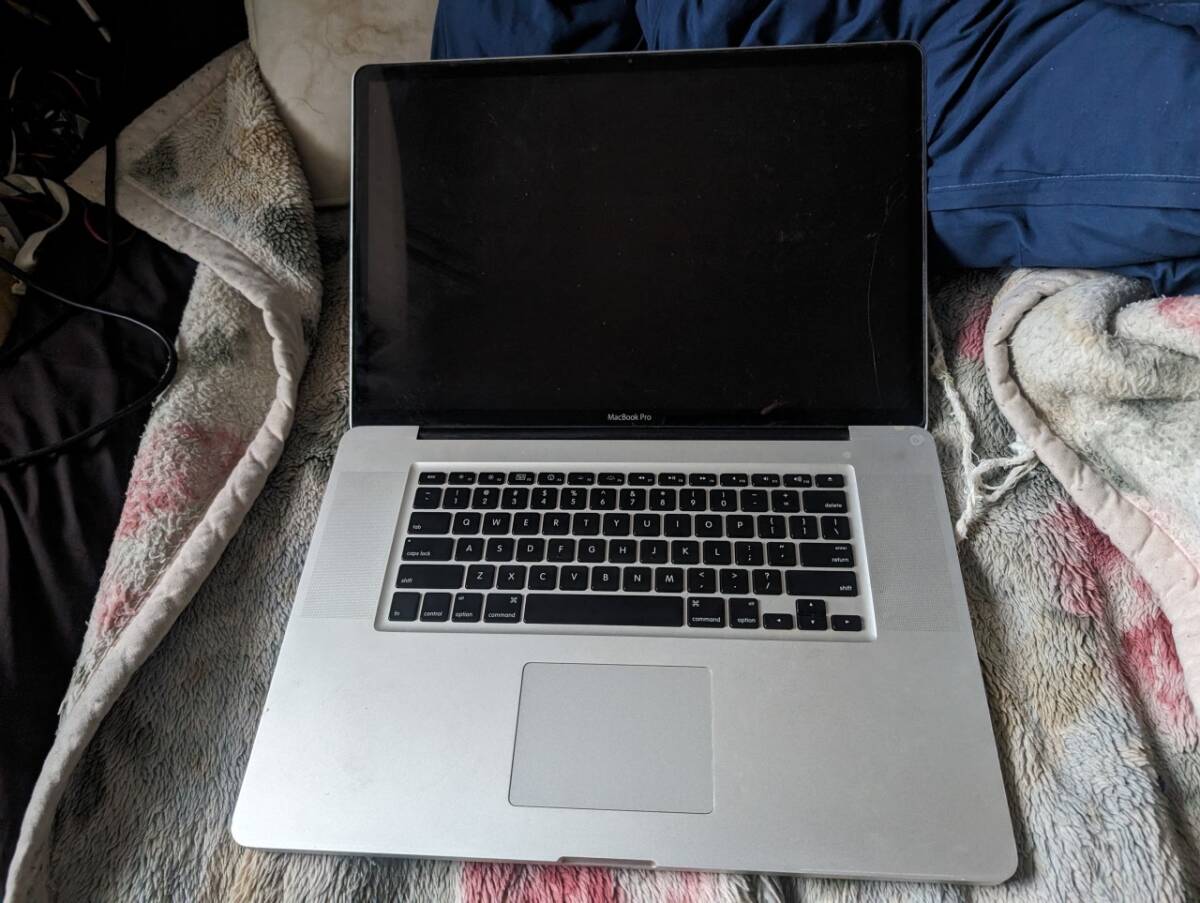 MacBook Pro A1297 17-inch, Mid 2010 core　i7 2.66GHz 4GB　パソコン　ジャンク品_画像1