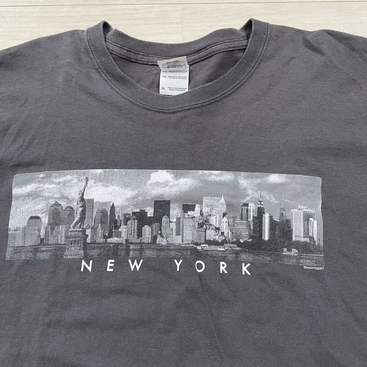 newyorkcity nyc tシャツ XL チャコールグレー　自由の女神　_画像2