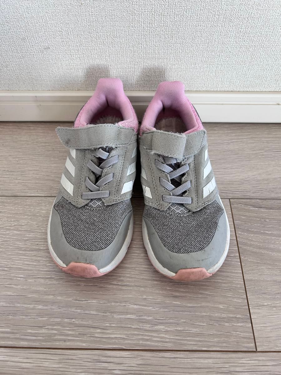 adidas 中古　子供用スニーカー　19センチ