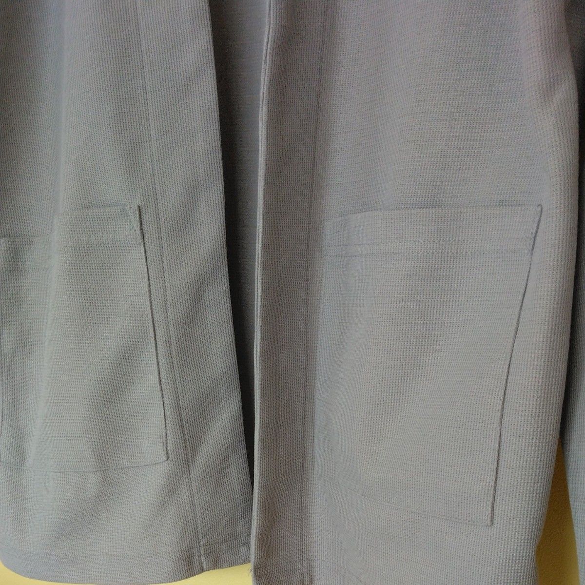 【新品未使用品】Mサイズ　春夏ノーカラージャケット　カーディガン　グレー　羽織タイプ　男女兼用　薄手　両サイドにポケットあり　