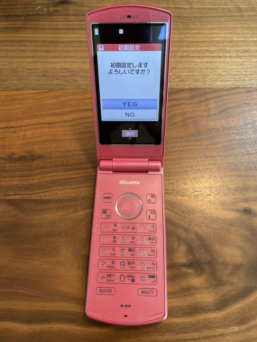 docomo N-01F ガラケー 携帯電話 ピンク_画像1