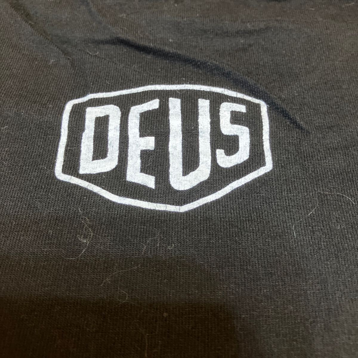 DEUS デウス Tシャツ ブラック サイズM 美品_画像5