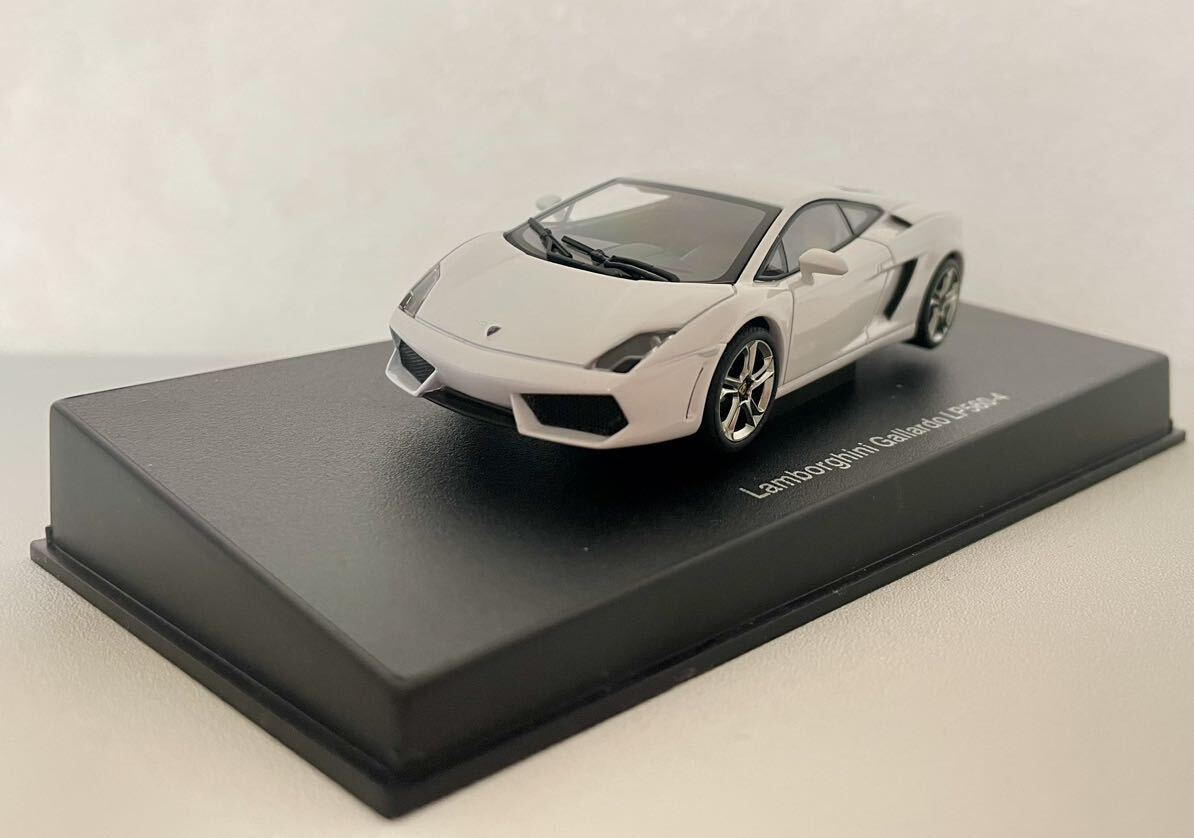 1/43 ダイキャストモデルカー ランボルギーニ ガヤルド LP560-4 （ホワイト） [オートアート]の画像4