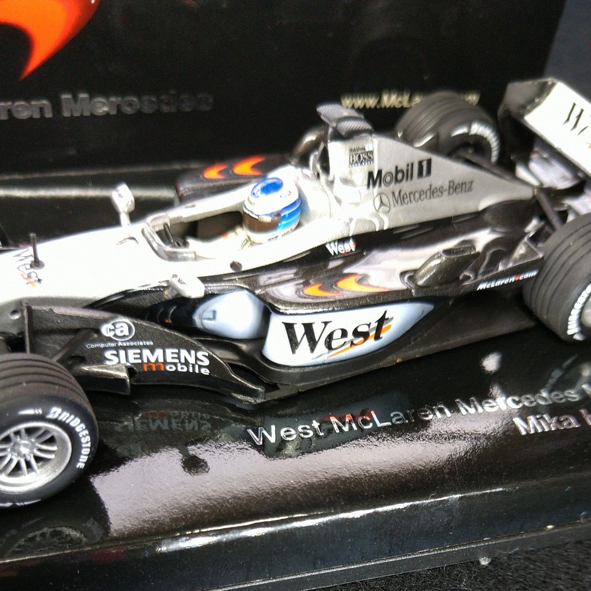 ミニカー 1/43 ミニチャンプス WEST McLAREN MERCEDES MP4-16 MIKA HAKKINEN