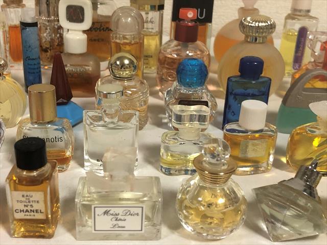 * brand Mini perfume together Chanel Dior BVLGARY Ferrari Shiseido Anna Sui Hermes kya long Nina Ricci etc. *