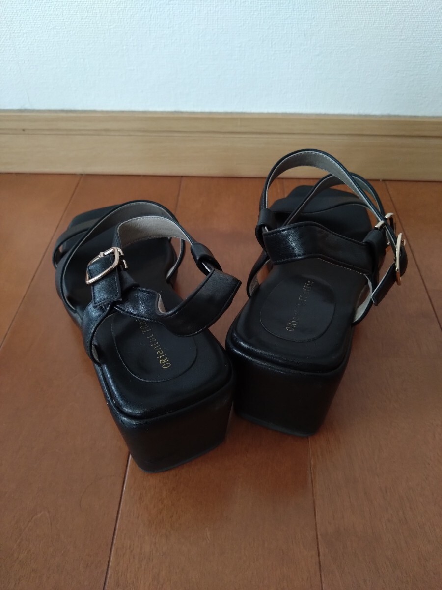 * super lovely! 1 times only use strap sandals size M*