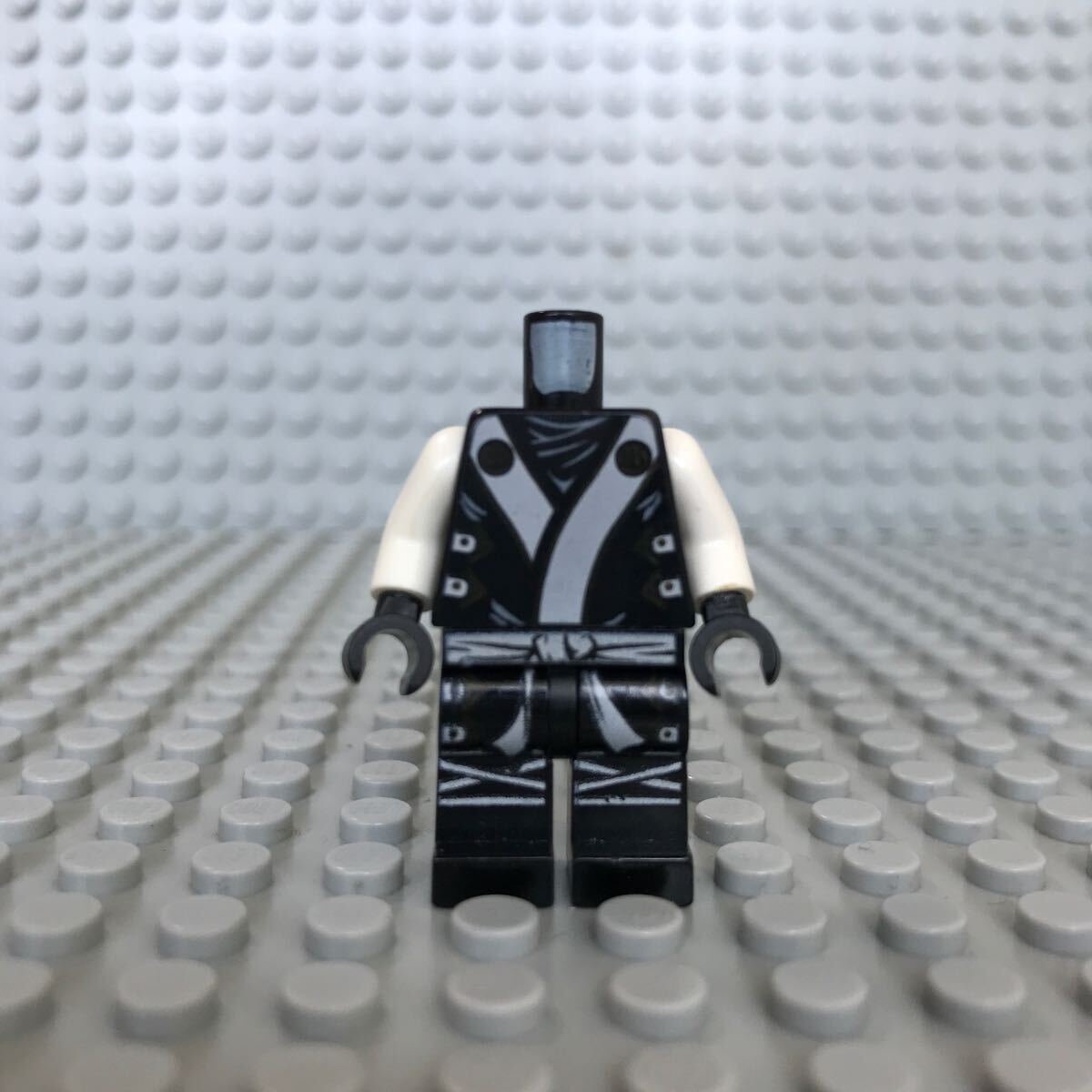 （L194）LEGO レゴ ミニフィグ 正規品 フィギュア トルソー ボディ 体 足_画像1