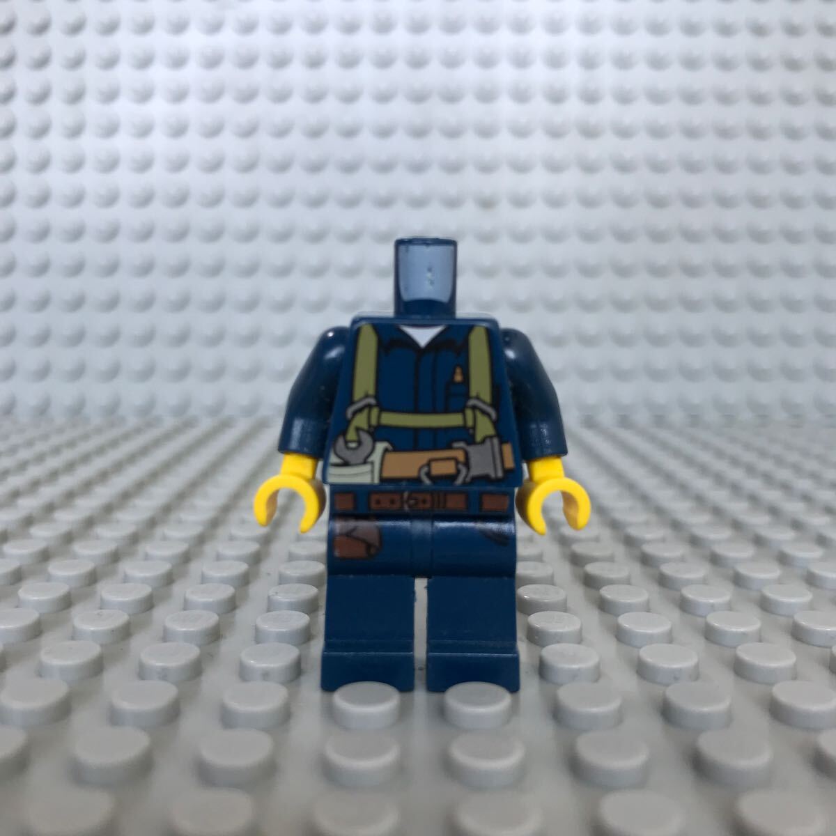 （L201）LEGO レゴ ミニフィグ 正規品 フィギュア トルソー ボディ 体 足の画像1