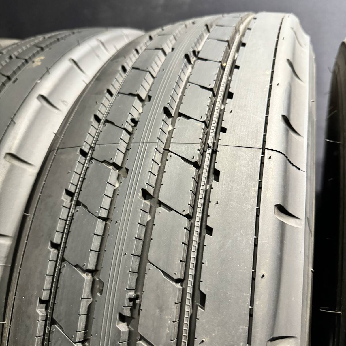 送料無料 イボ付きバリ山★245/80R17.5 133/131J ブリヂストン R173 6本セット スタッドレス エルフ キャンター ダイナの画像3