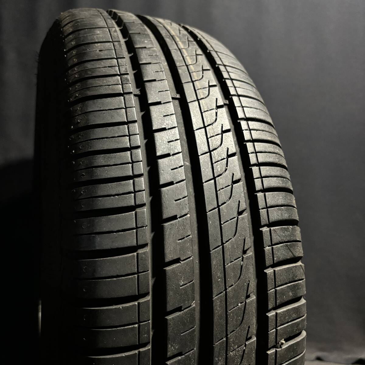 バリ山 ★ マツダ純正★ 美品★ 195/65R15 ピレリ　CINTURATO P6 夏タイヤ 6J 5穴PCD114.3 アテンザ　アクセラ プレマシー MPV等　_画像4