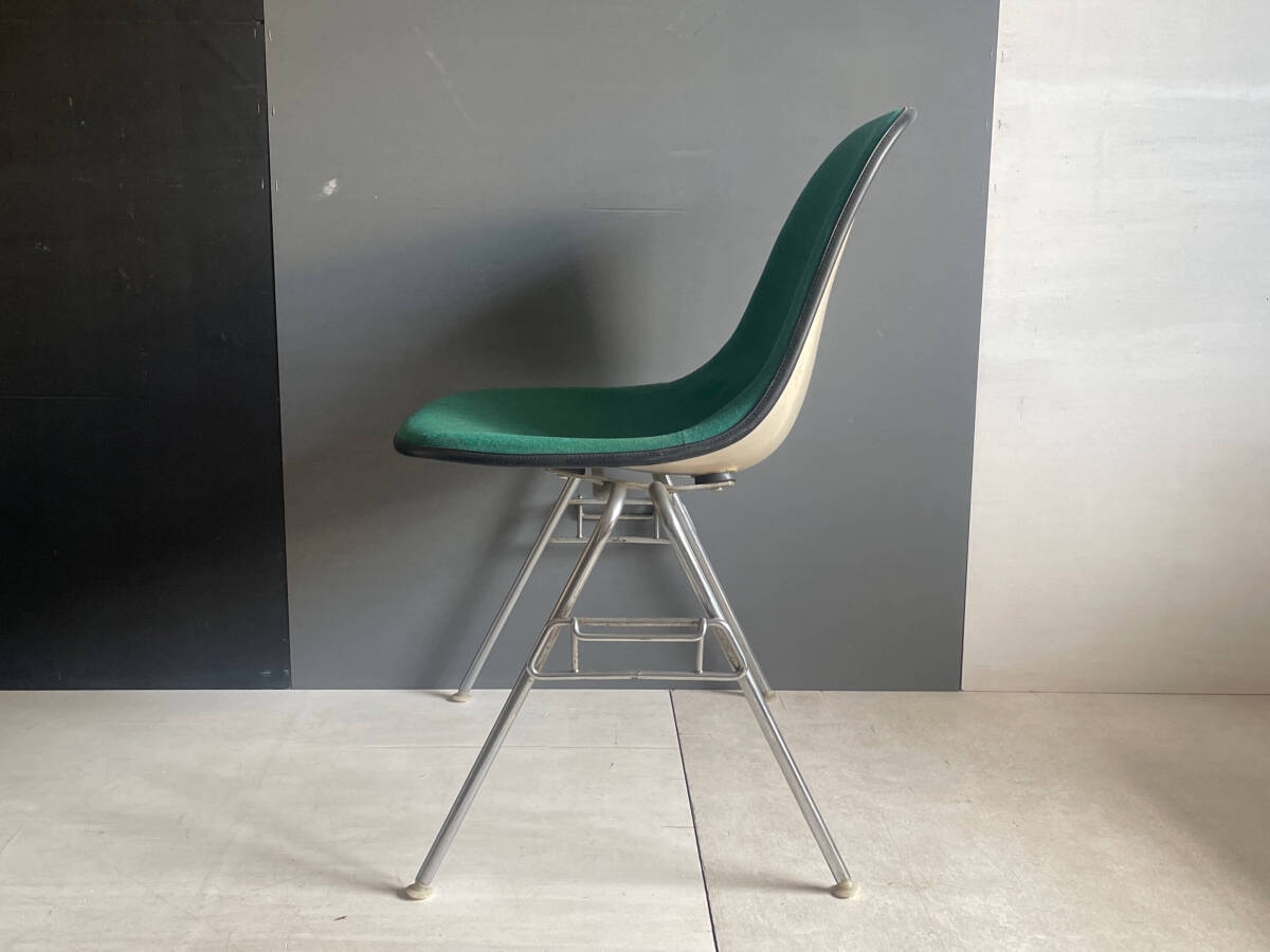 [7661C] Herman Miller Side shell chair FRP スタッキング ベース イームズ Charles Ray Eames ヴィンテージ サイドシェルチェア ナローの画像3