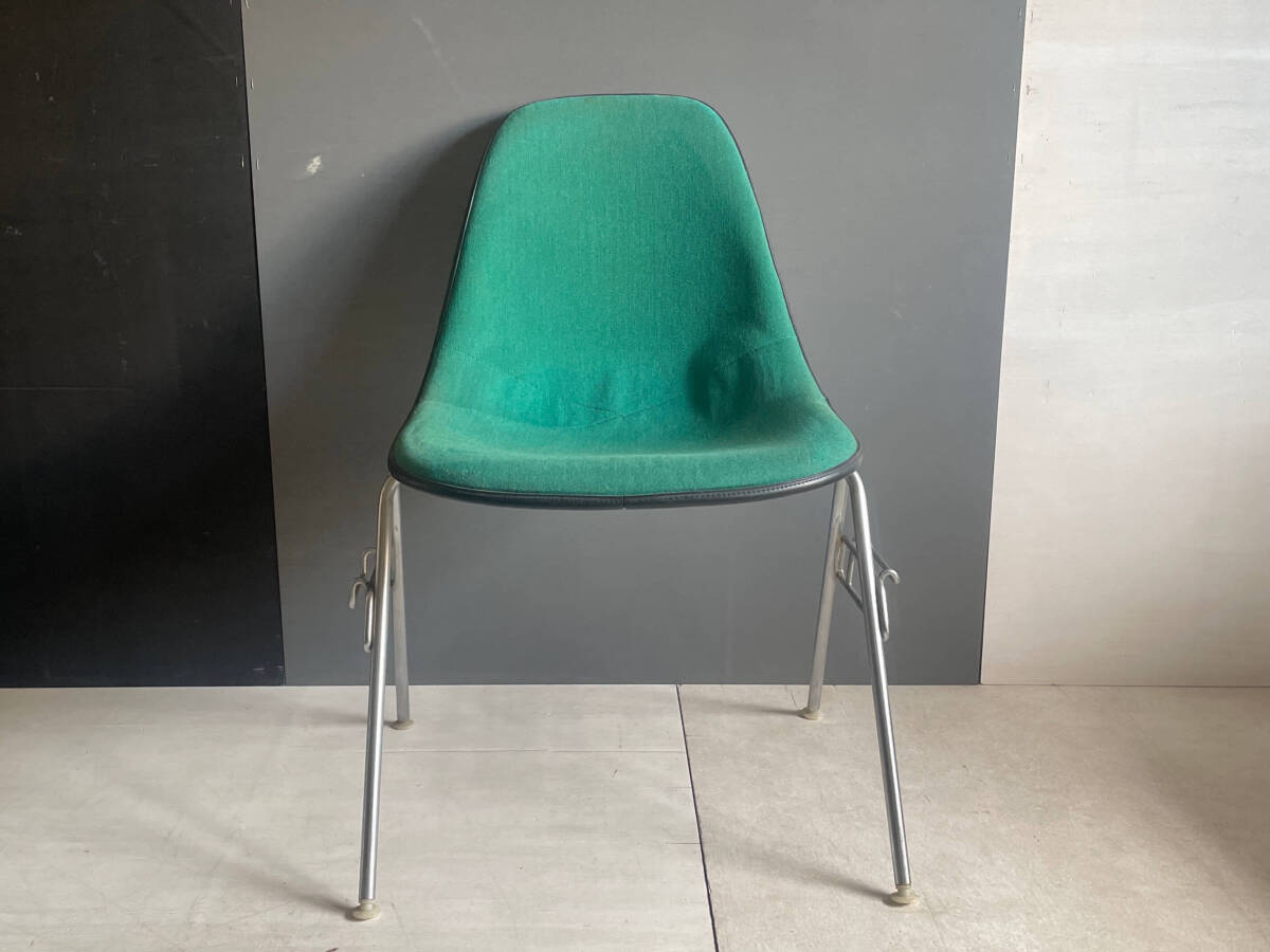 [7661C] Herman Miller Side shell chair FRP スタッキング ベース イームズ Charles Ray Eames ヴィンテージ サイドシェルチェア ナローの画像2