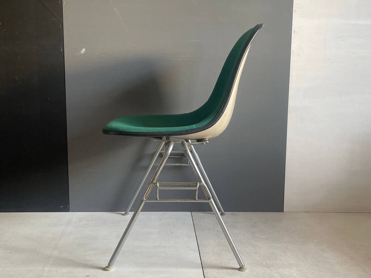 [7661D] Herman Miller Side shell chair FRP スタッキング ベース イームズ Charles Ray Eames ヴィンテージ サイドシェルチェア ナロー_画像3