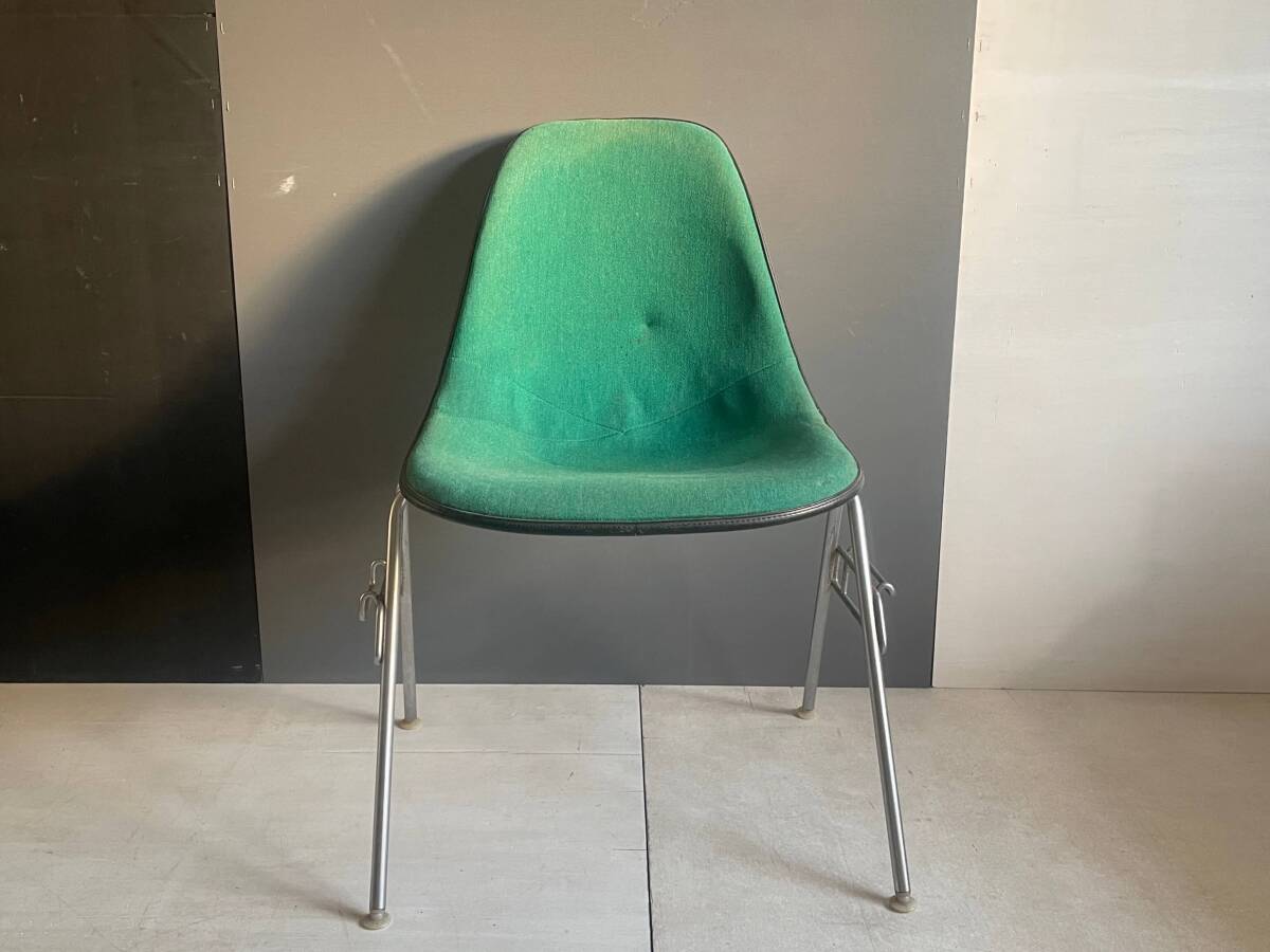 [7661E] Herman Miller Side shell chair FRP スタッキング ベース イームズ Charles Ray Eames ヴィンテージ サイドシェルチェア ナロー_画像2